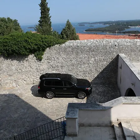 In Castle Apartment Vrsar