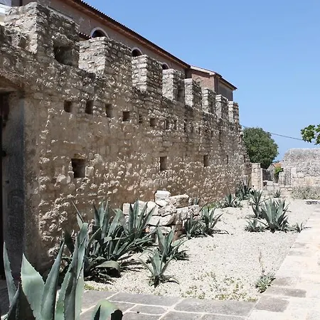 Daire In Castle Vrsar